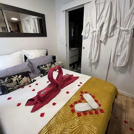 Love Room A Cannes - Appartement 25M2 Pour 2 Personnes Avec Un Jacuzzi Prive Екстериор снимка