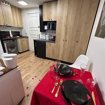 Love Room A Cannes - Appartement 25M2 Pour 2 Personnes Avec Un Jacuzzi Prive Екстериор снимка