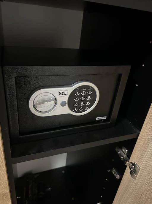 Love Room A Cannes - Appartement 25M2 Pour 2 Personnes Avec Un Jacuzzi Prive Екстериор снимка